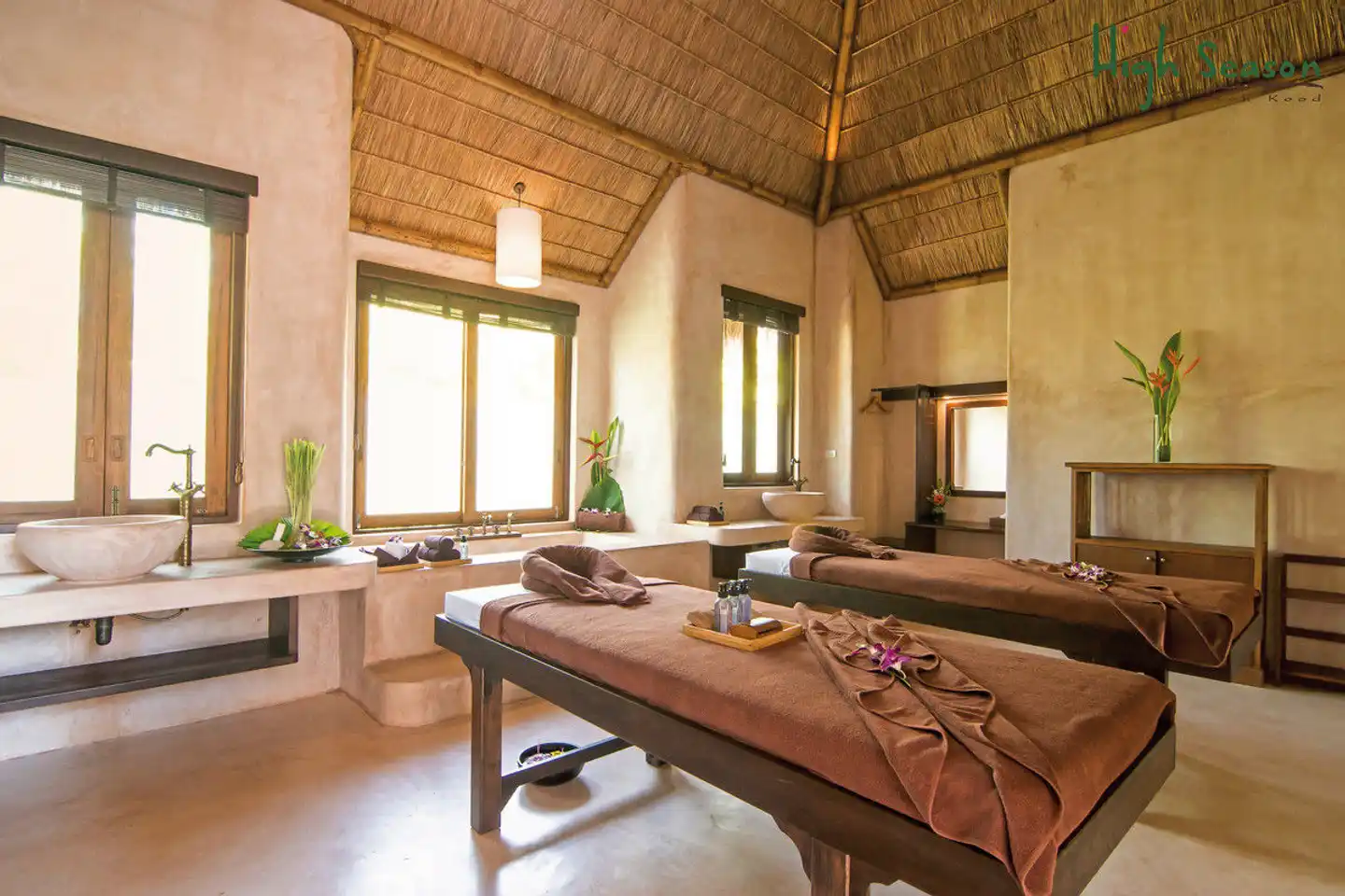 High Season Pool Villa & Spa Wellness