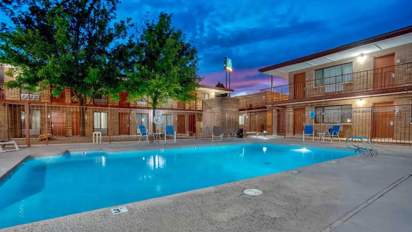 Motel 6 Willcox, AZ Pool
