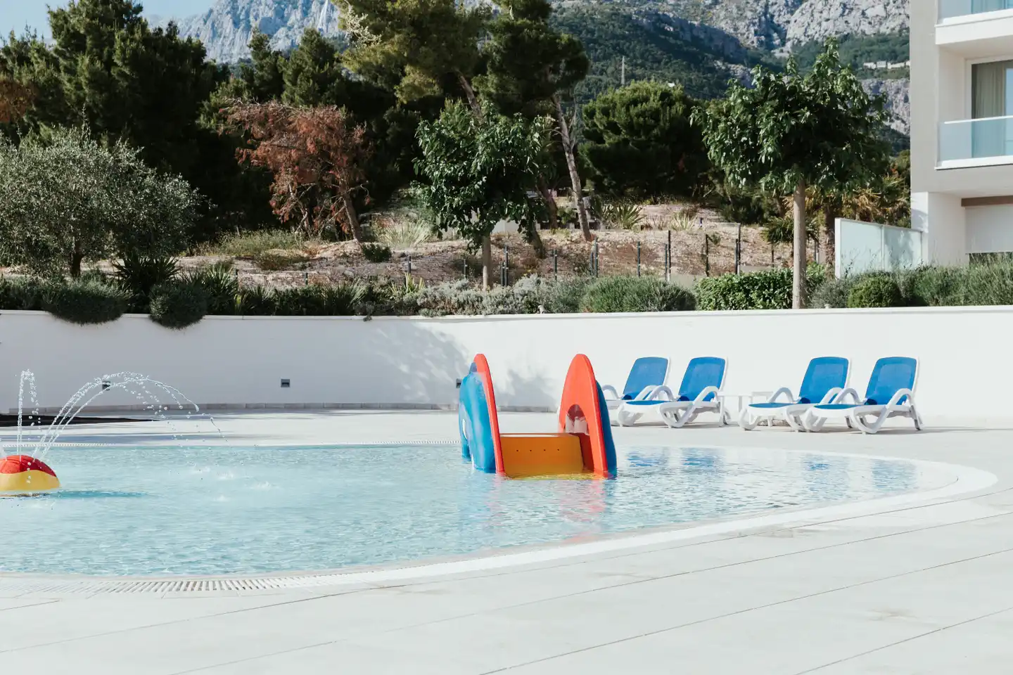 Romana Beach Apartments Pool