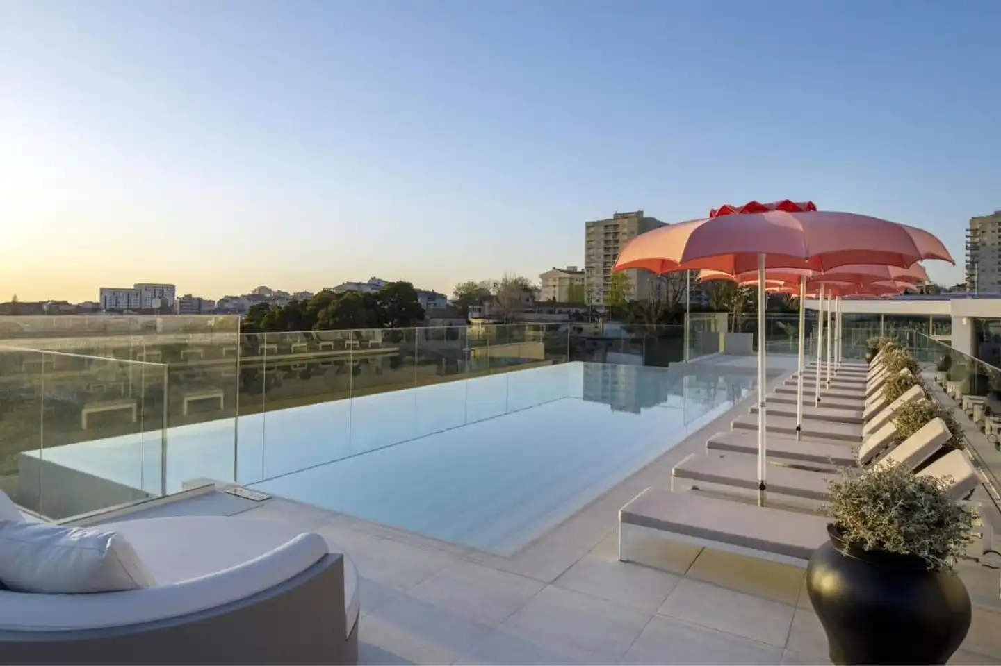 Renaissance Porto Lapa Hotel Pool