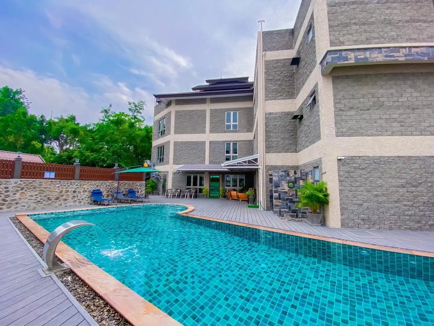 ChaLi's Family Hotel & Hostel Pool