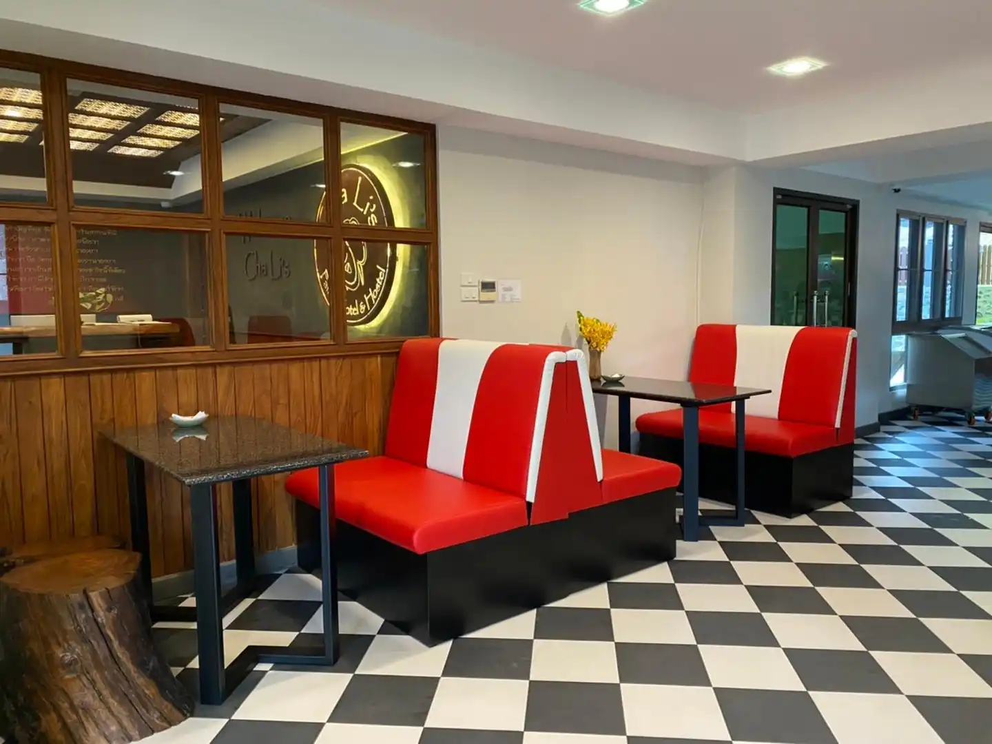 ChaLi's Family Hotel & Hostel Lobby