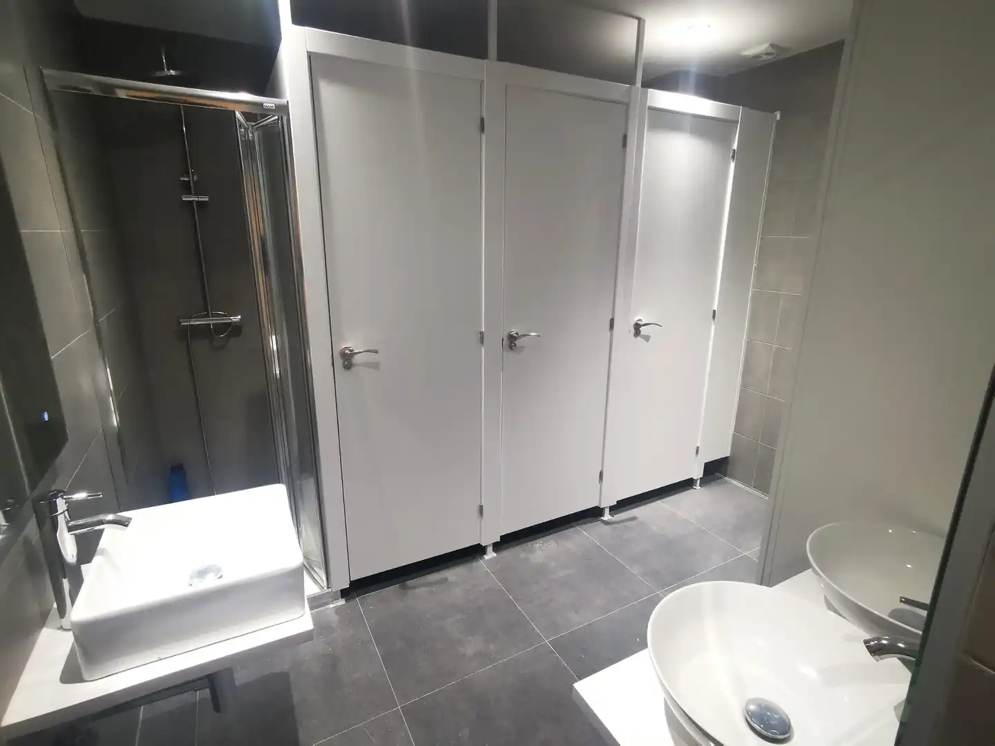 Madriz Hostel Badezimmer