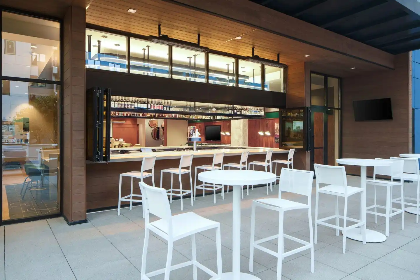 Courtyard by Marriott Gainesville Bar