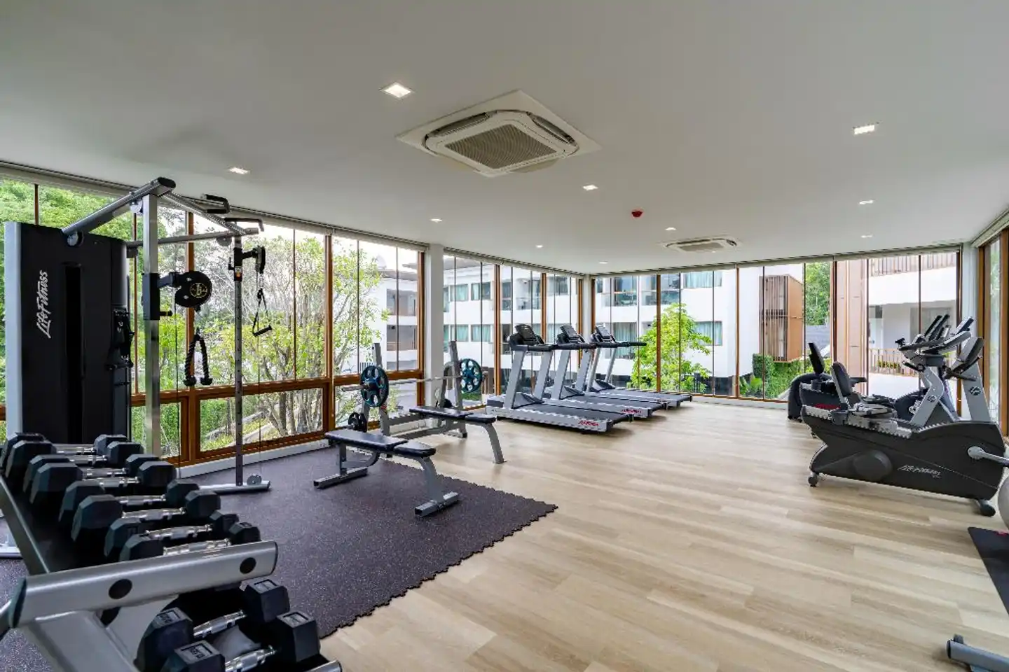 Bella Nara Phuket Naiyang Beach Sport und Entertainment