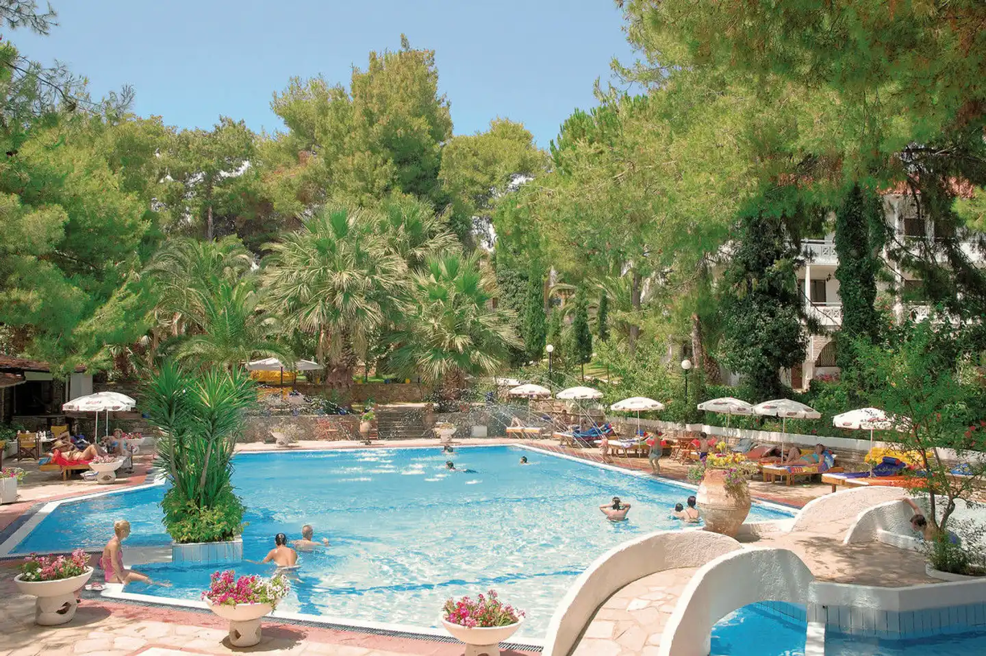 Porfi Beach Pool