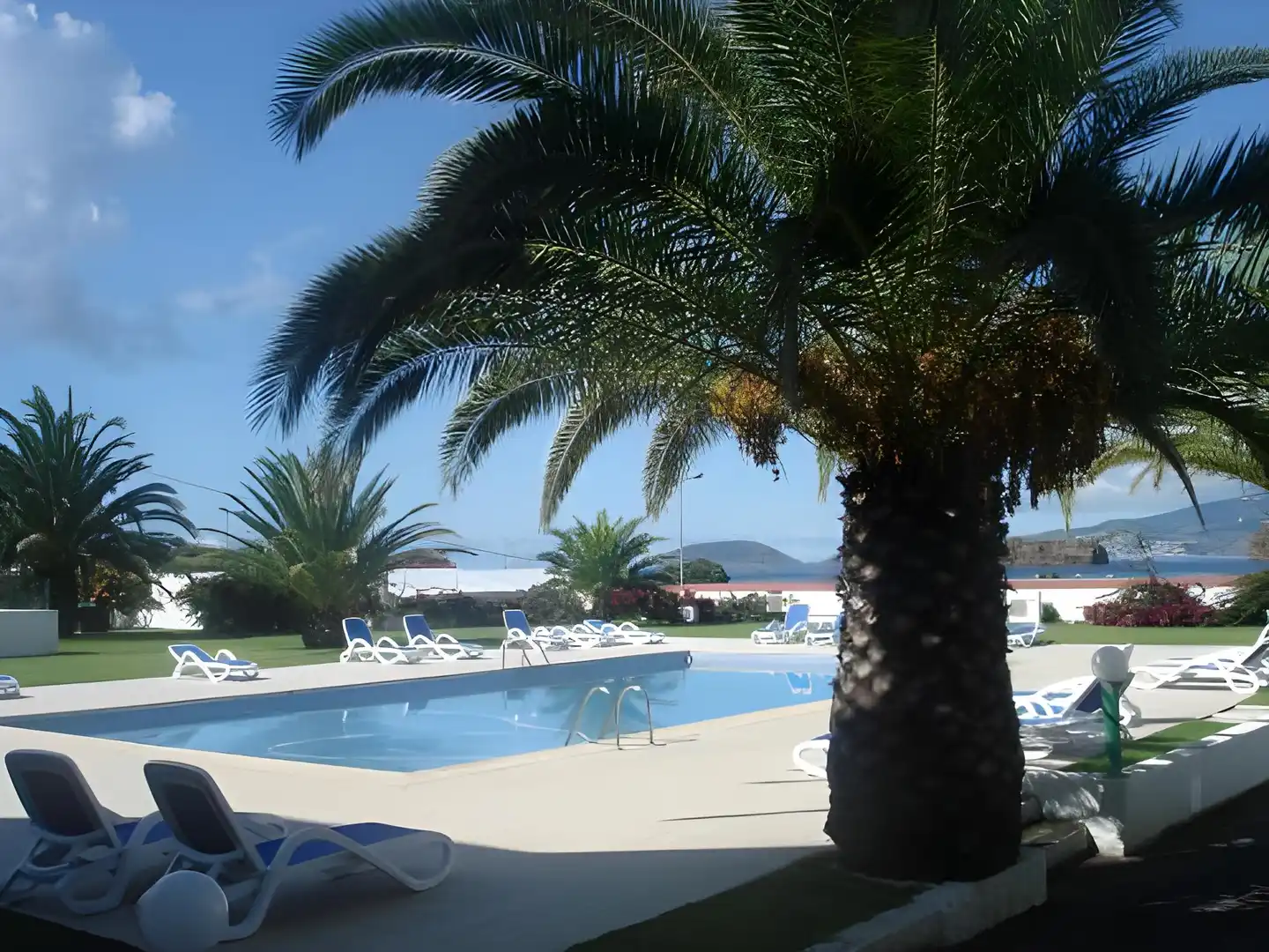 Caravelas Pool