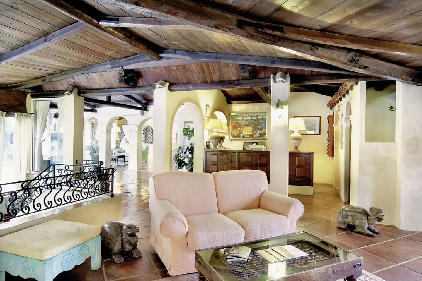 Colonna Park Hotel Lobby