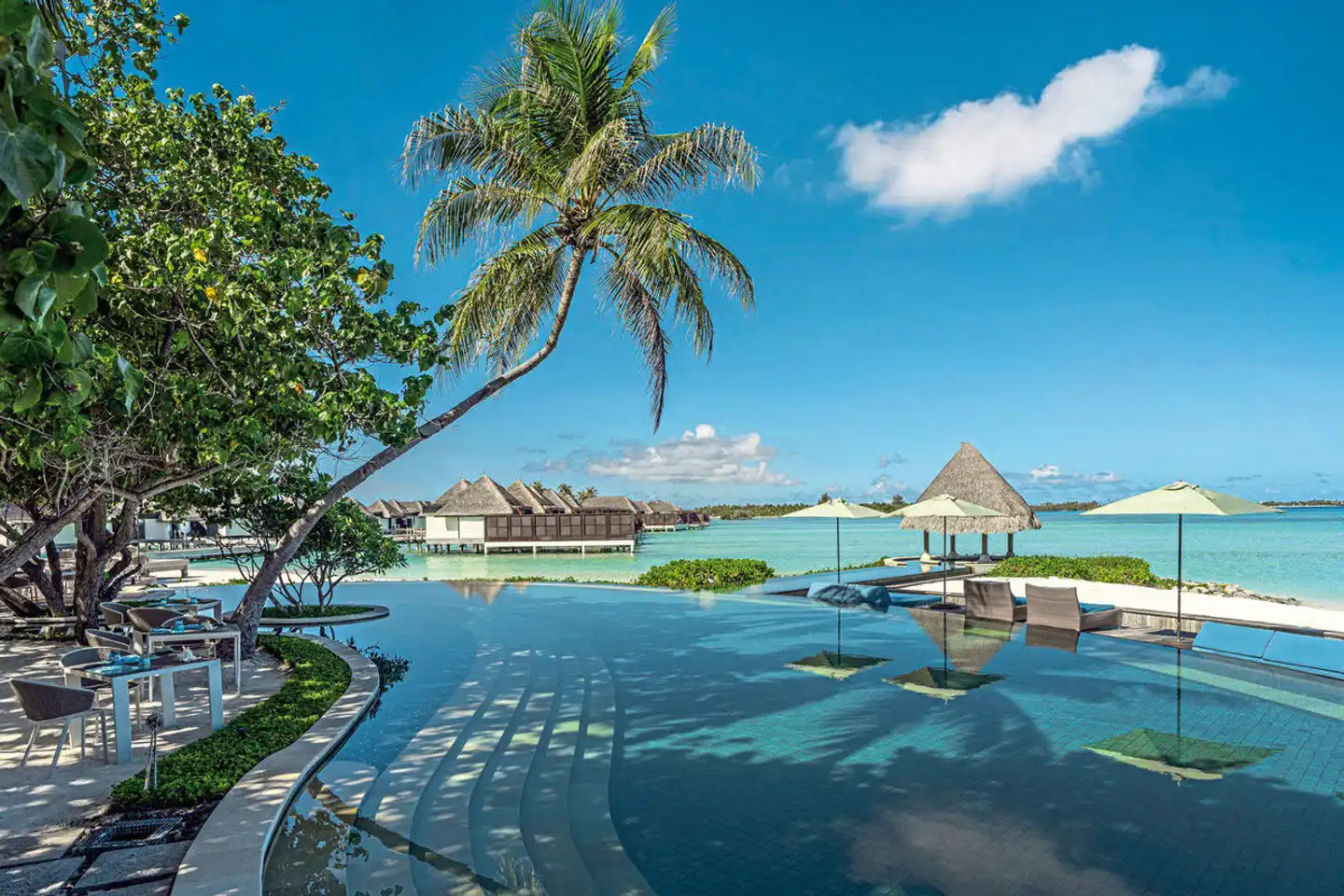 Four Seasons Resort Maldives at Kuda Huraa Pool