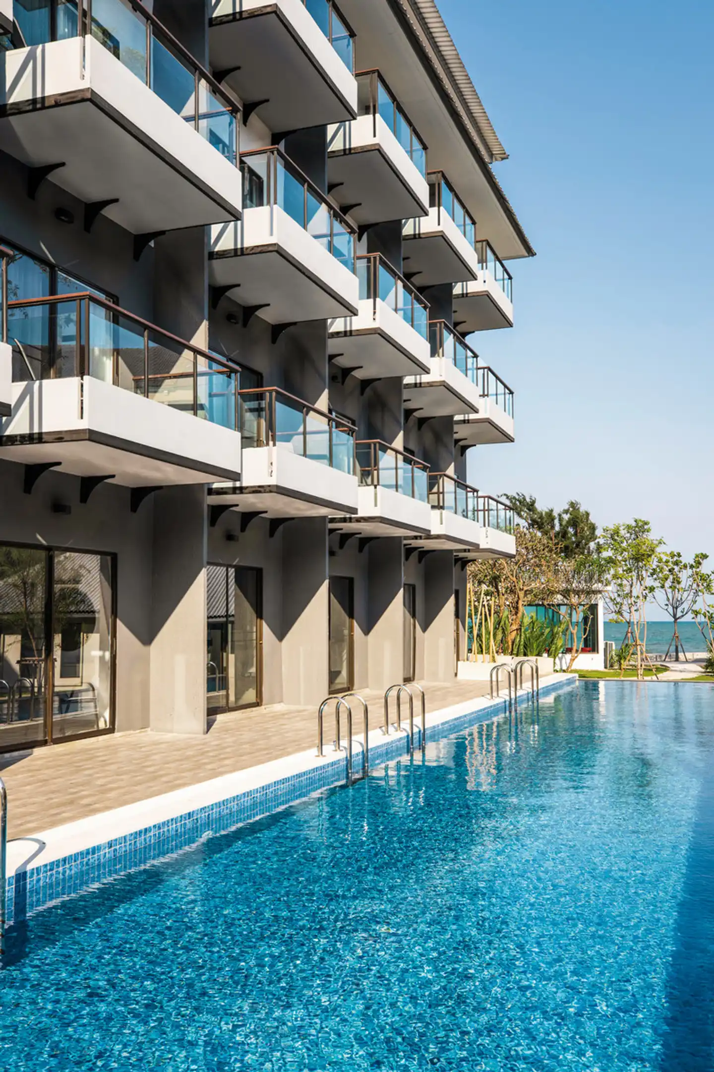 Centara Life Cha-Am Beach Resort Hua Hin Pool
