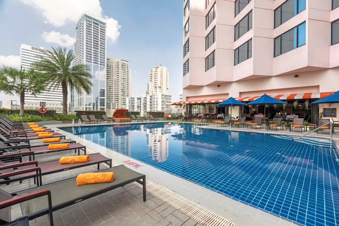 Rembrandt Hotel Bangkok Pool