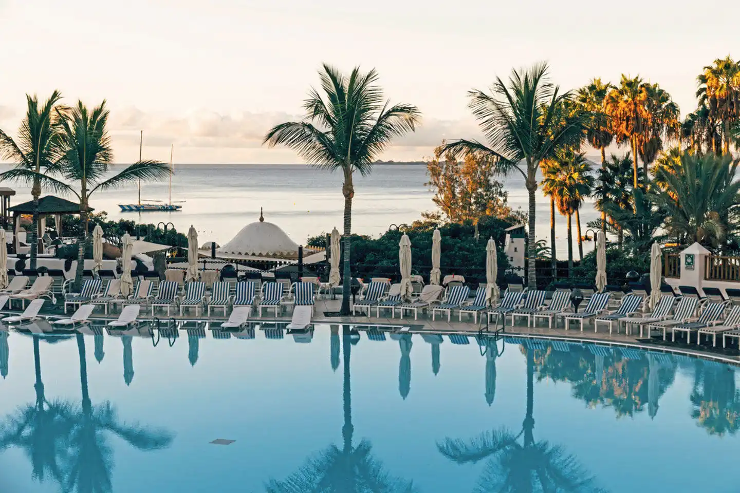 Princesa Yaiza Suite Hotel Resort Pool