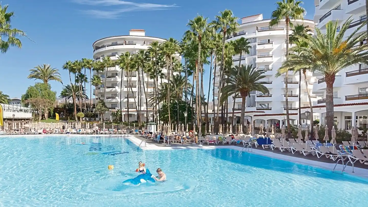 Servatur Waikiki Pool