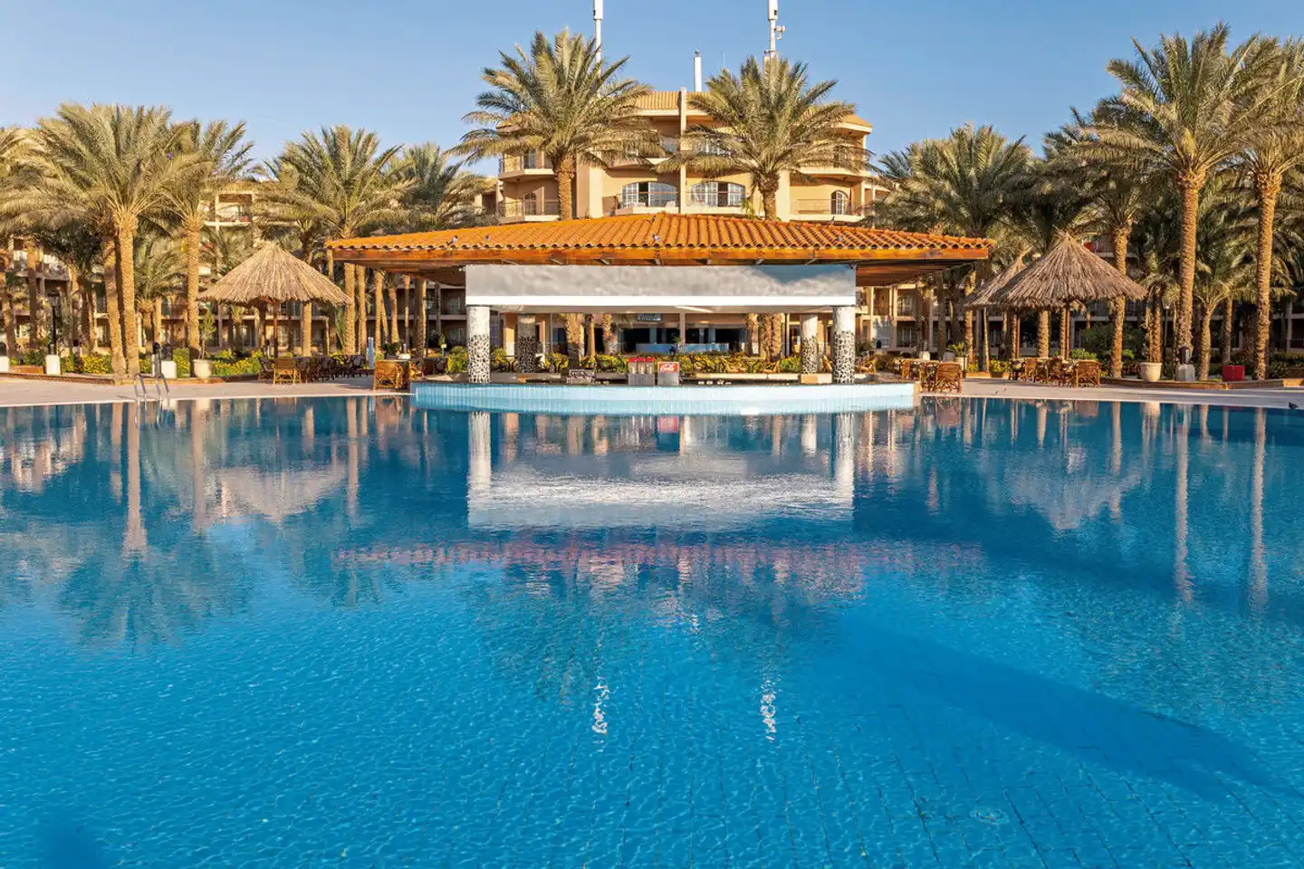 Siva Grand Beach Hotel Pool