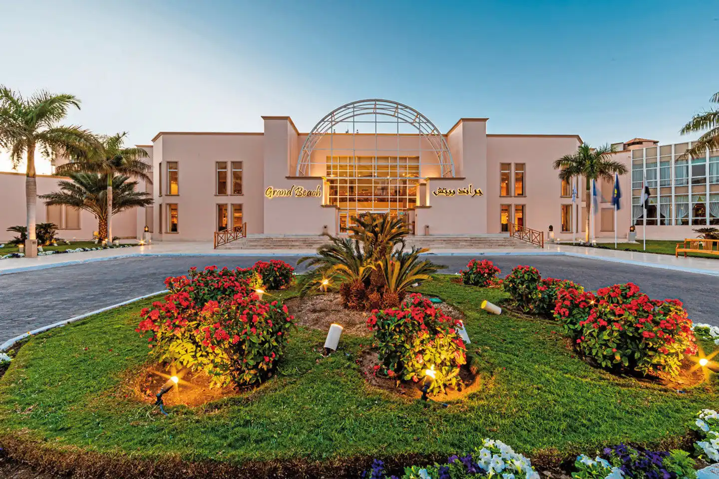 Siva Grand Beach Hotel Aussenansicht