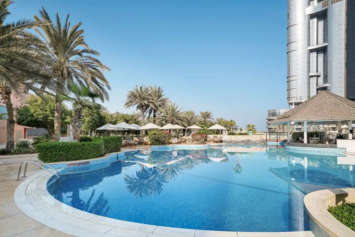 Sheraton Abu Dhabi Hotel & Resort Pool