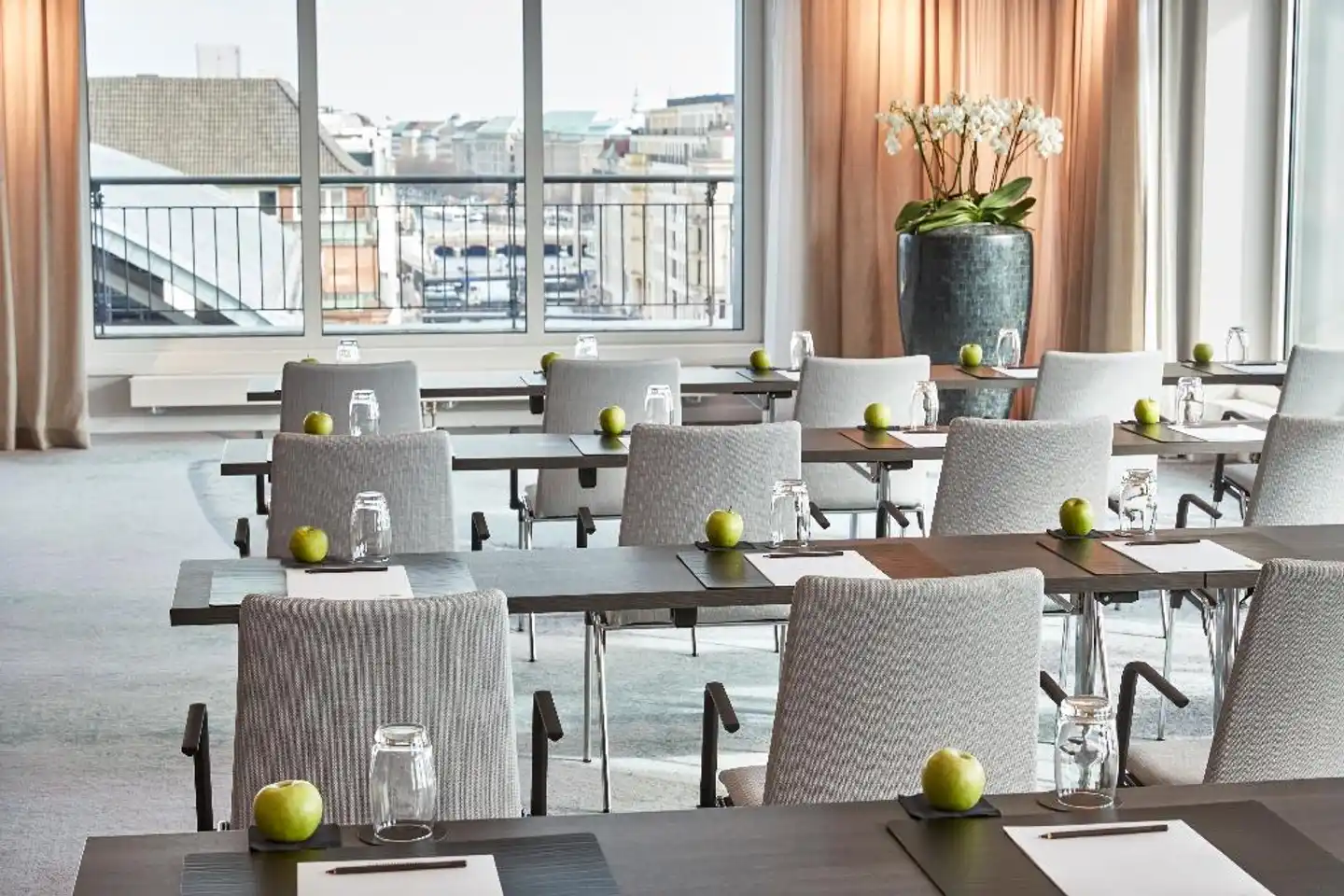 Steigenberger Hotel Hamburg Lobby