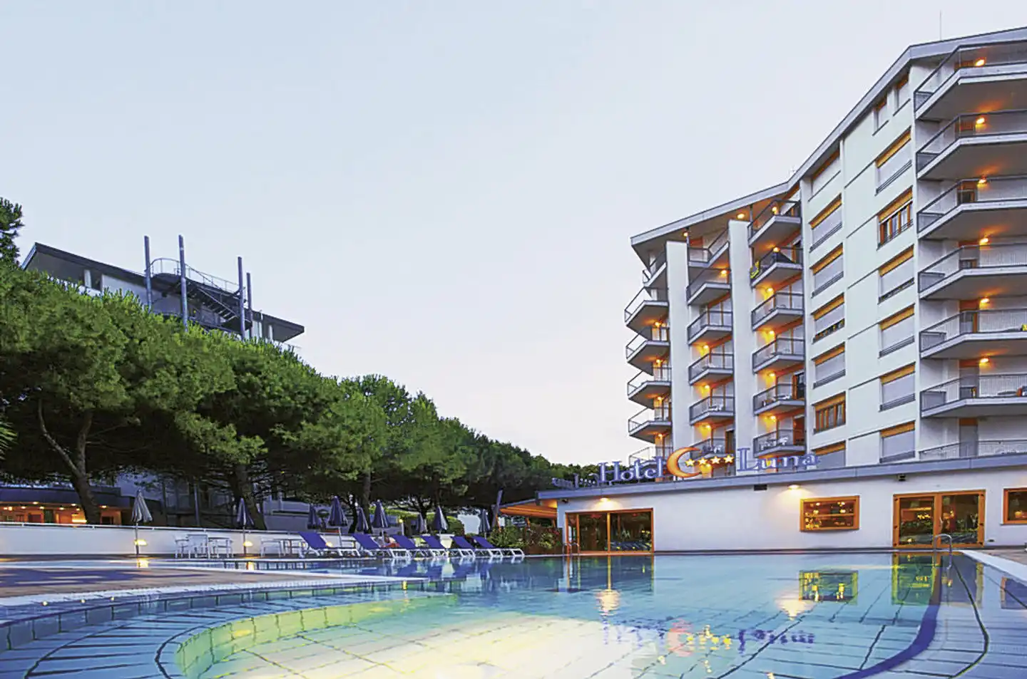 Luna Pool
