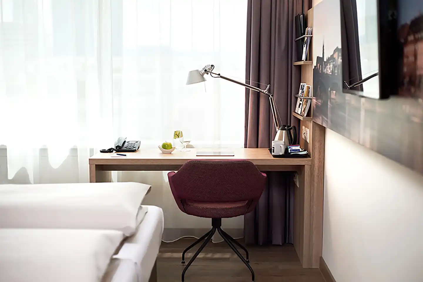 Essential by Dorint Basel City Bar
