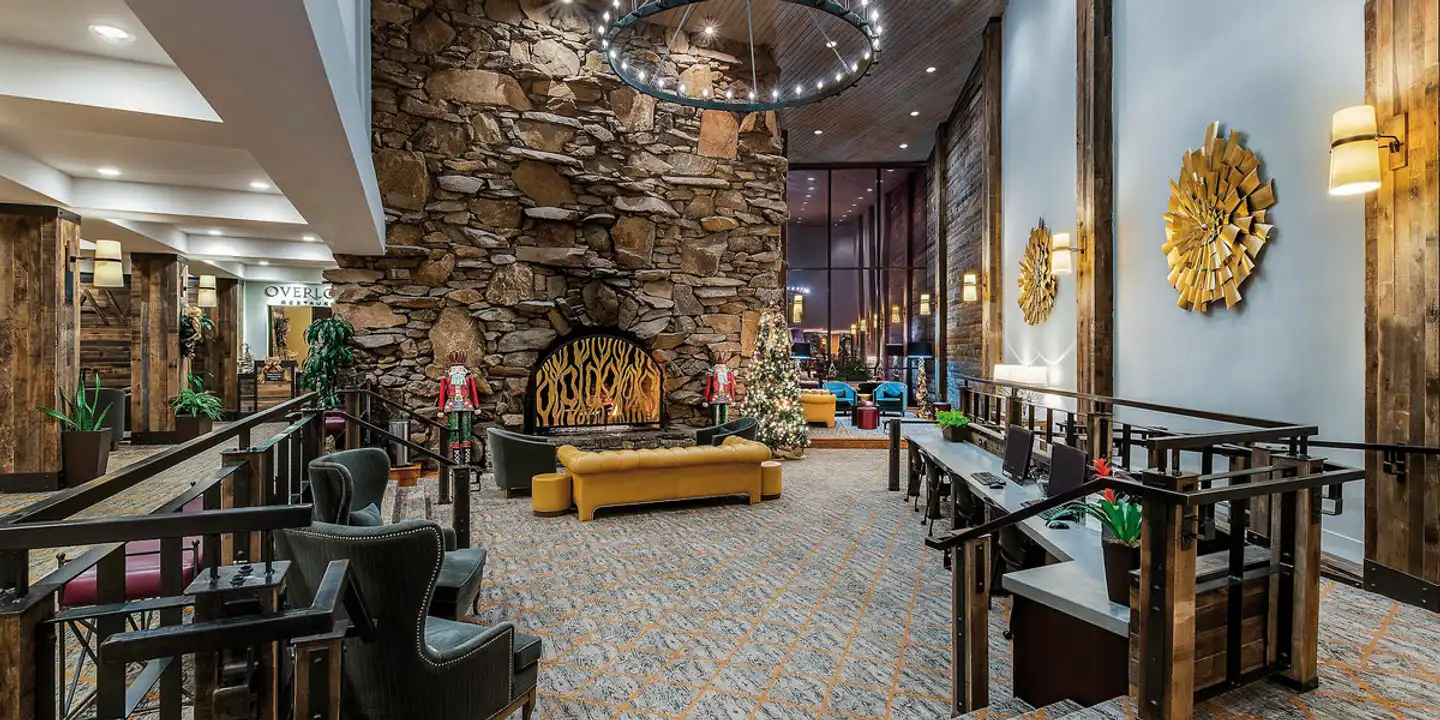 Crowne Plaza Resort Asheville Lobby