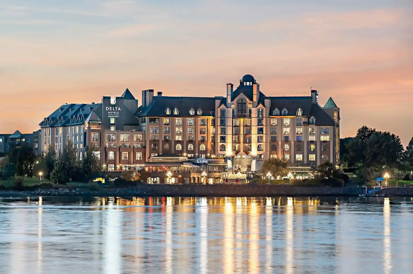 Delta Hotels by Marriott Victoria Ocean Pointe Resort Aussenansicht