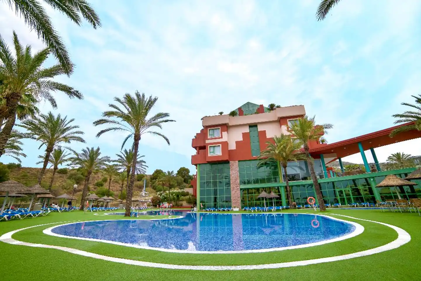 Holiday World Riwo Hotel Aussenansicht