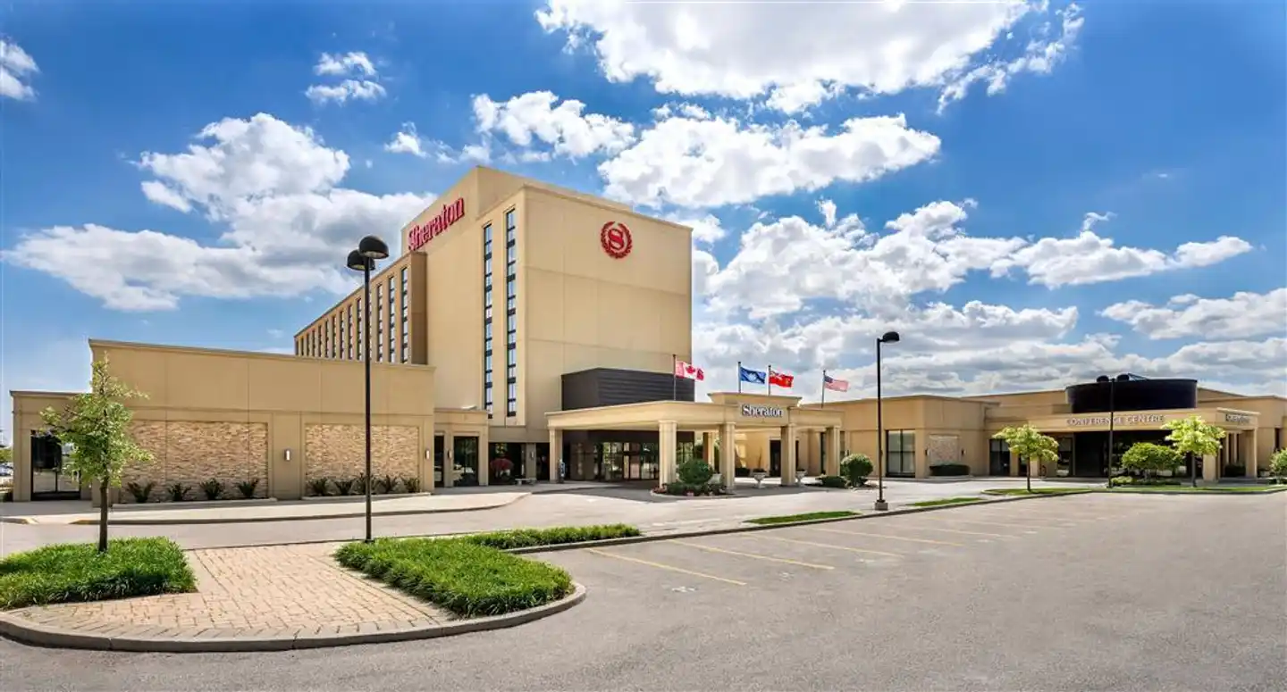 Sheraton Toronto Airport Hotel & Conference Centre Aussenansicht