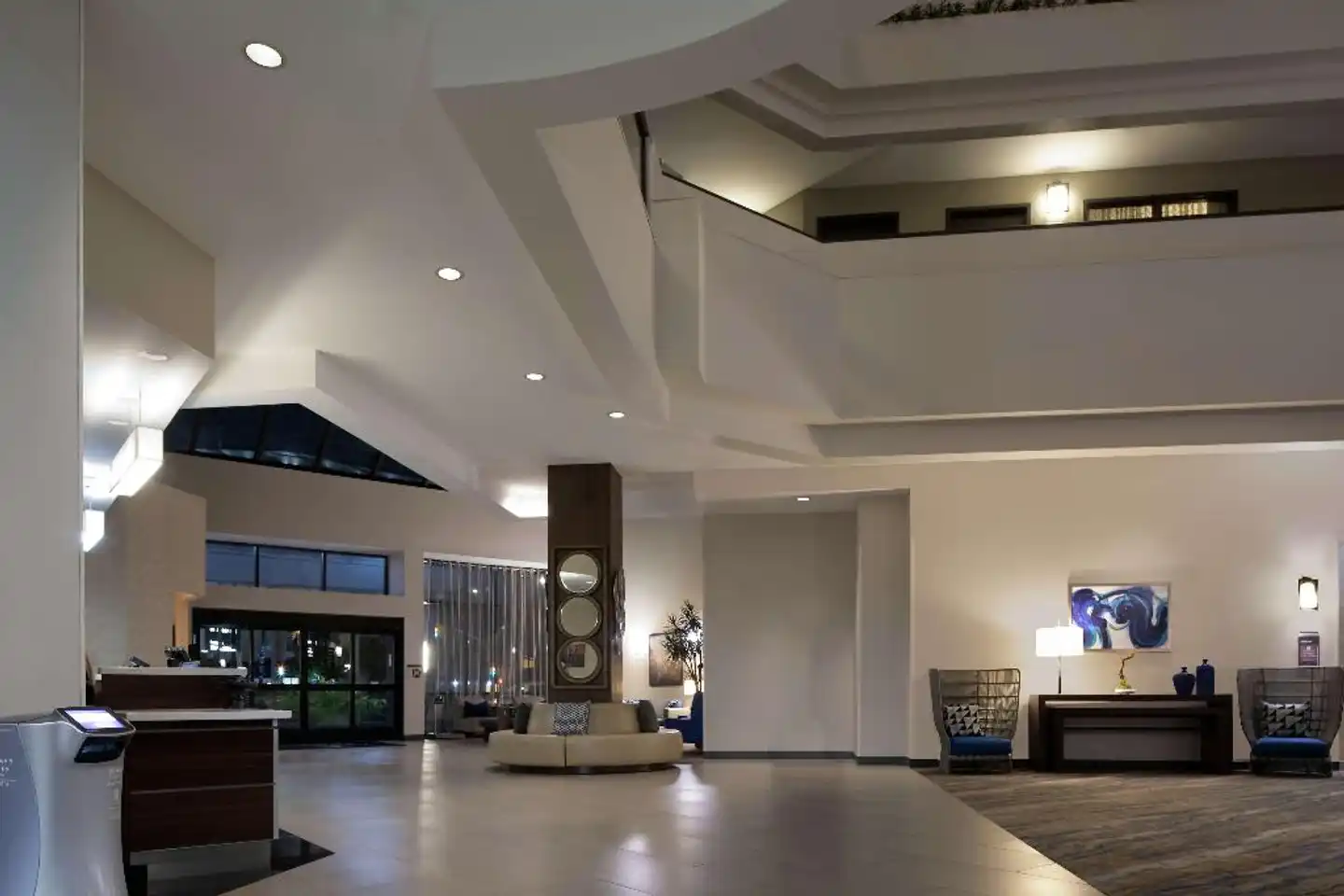 Embassy Suites by Hilton Los Angeles International Airport North Lobby