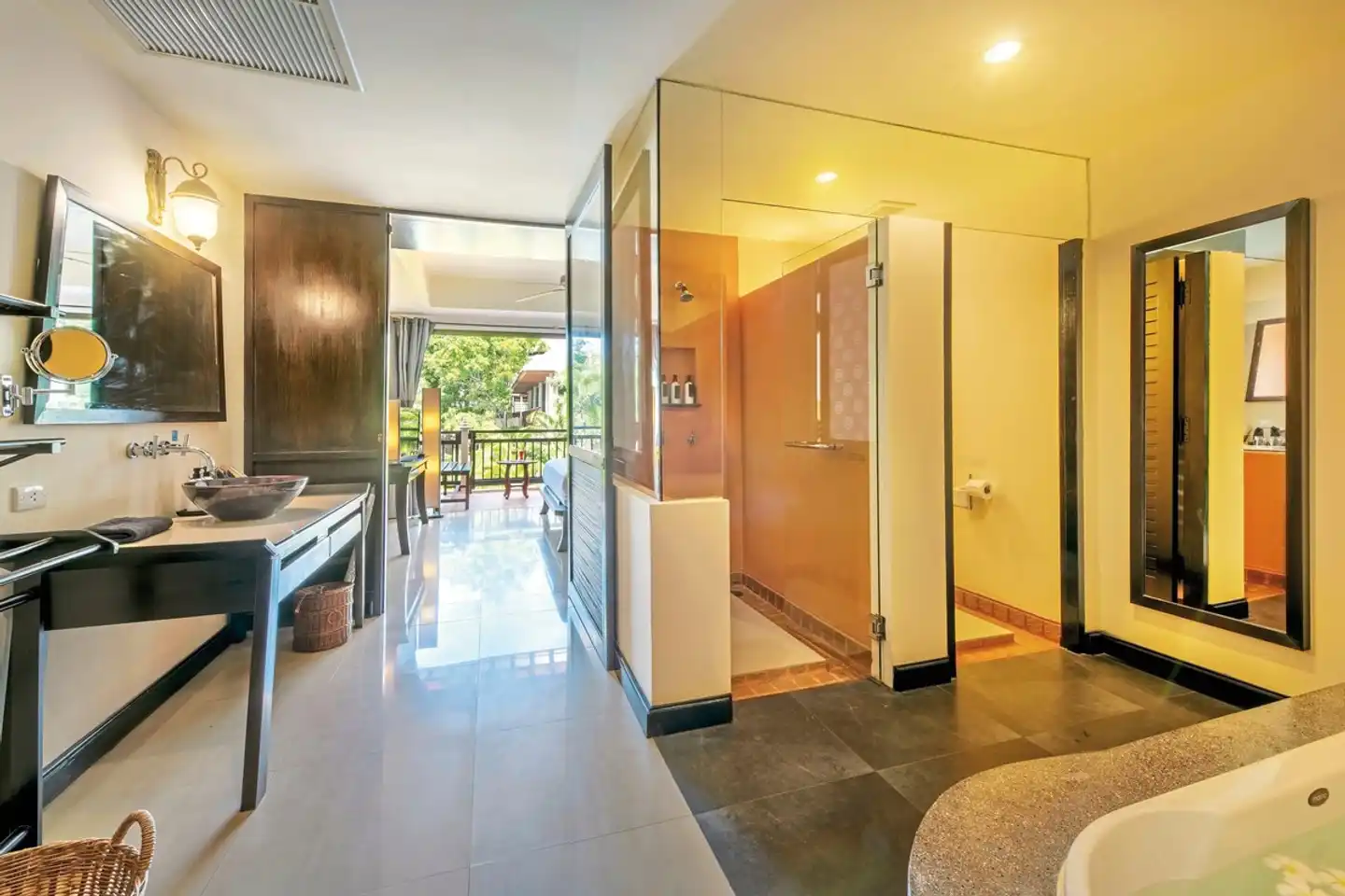 Chada Lanta Beach Resort Lobby