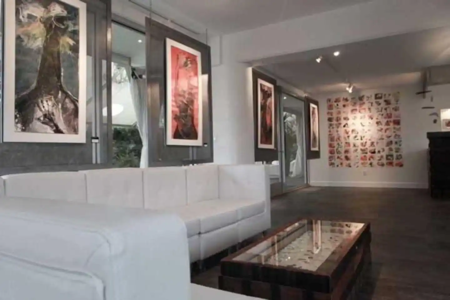 Jupiter Hotel Lobby