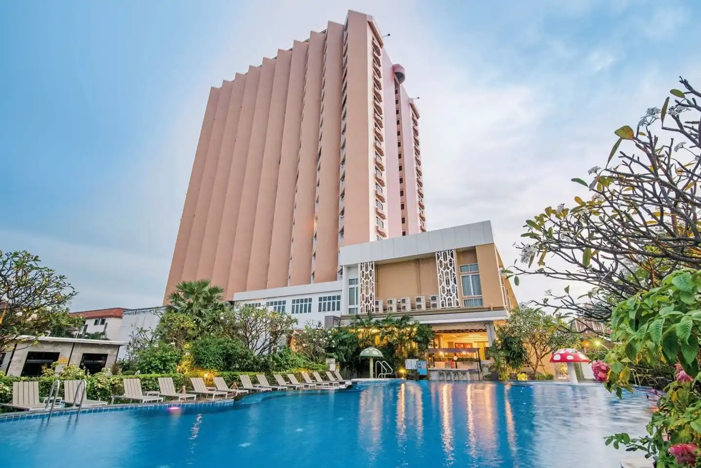 Golden Beach Cha Am Hotel Aussenansicht