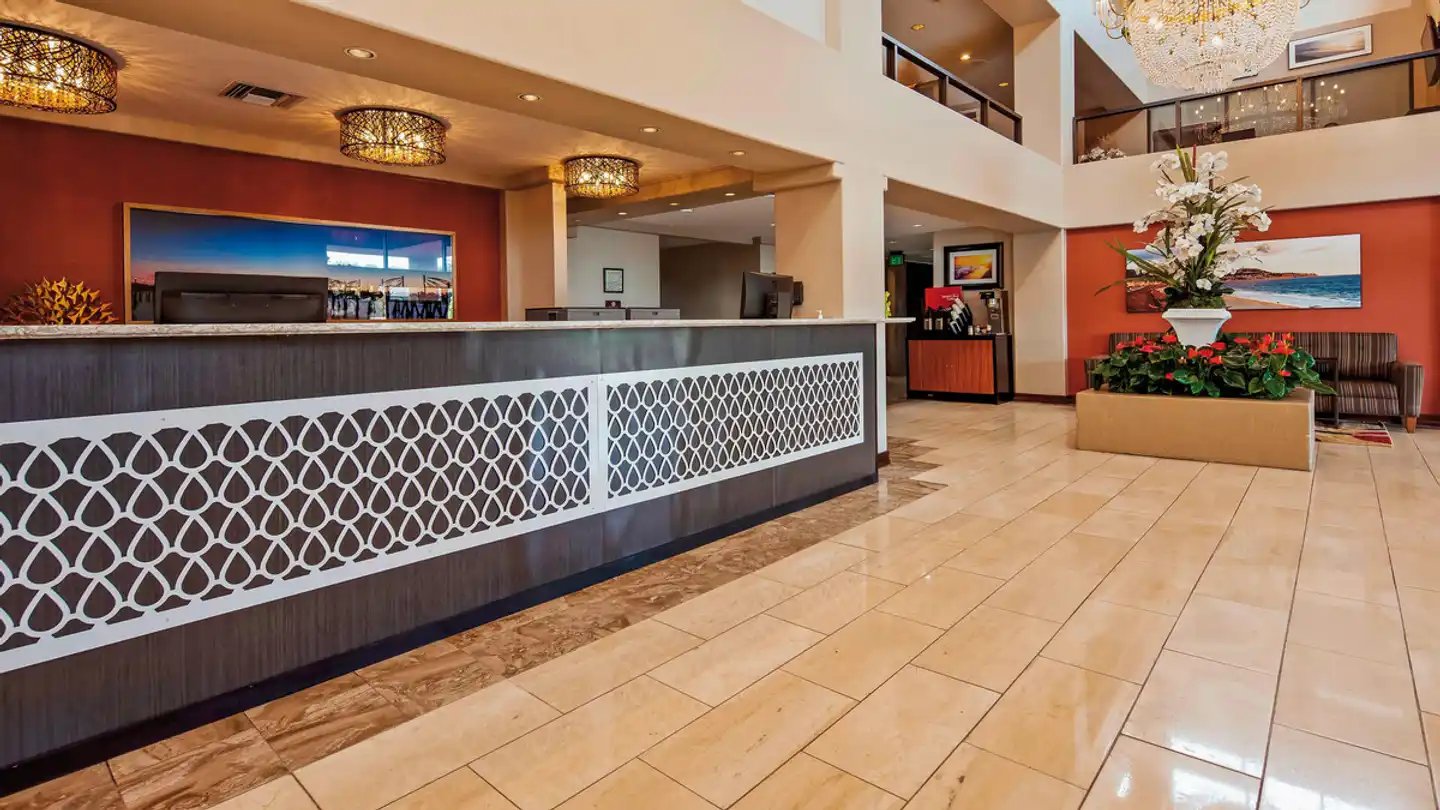 Best Western Plus Redondo Beach Inn Lobby