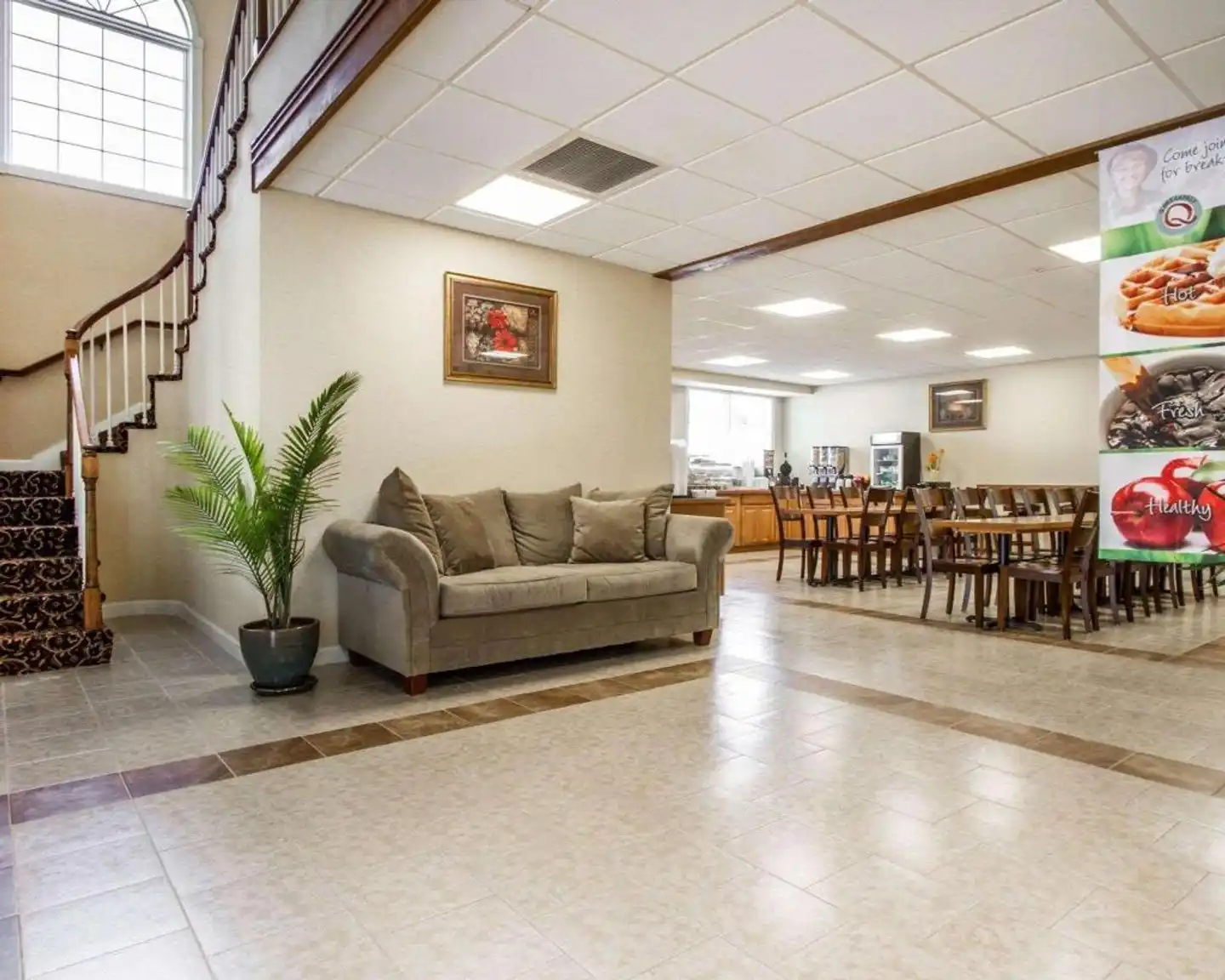 Quality Inn & Suites Lobby