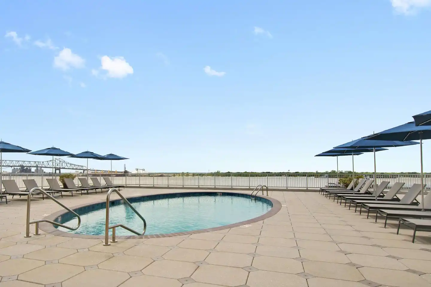 Hilton Baton Rouge Capitol Center Pool