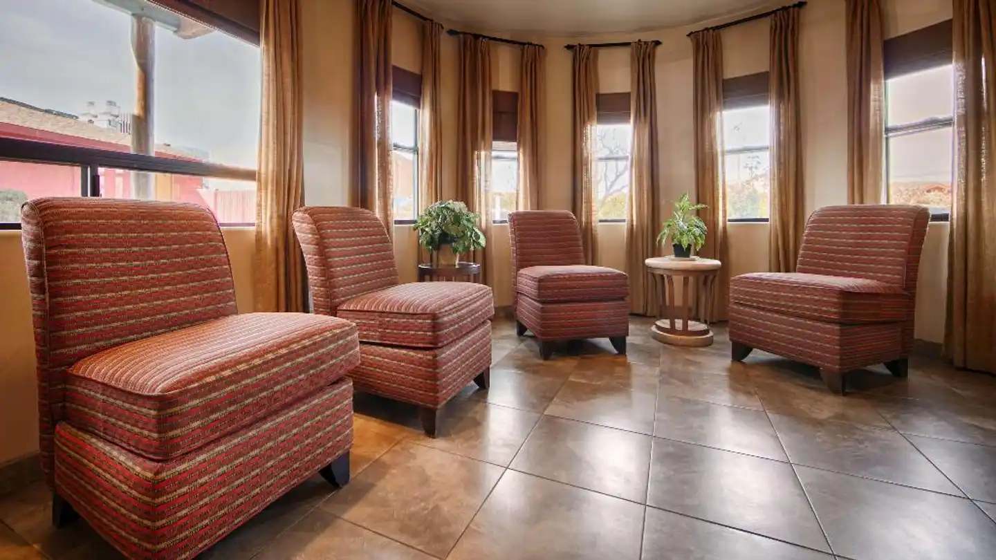 Best Western Cottonwood Inn Lobby