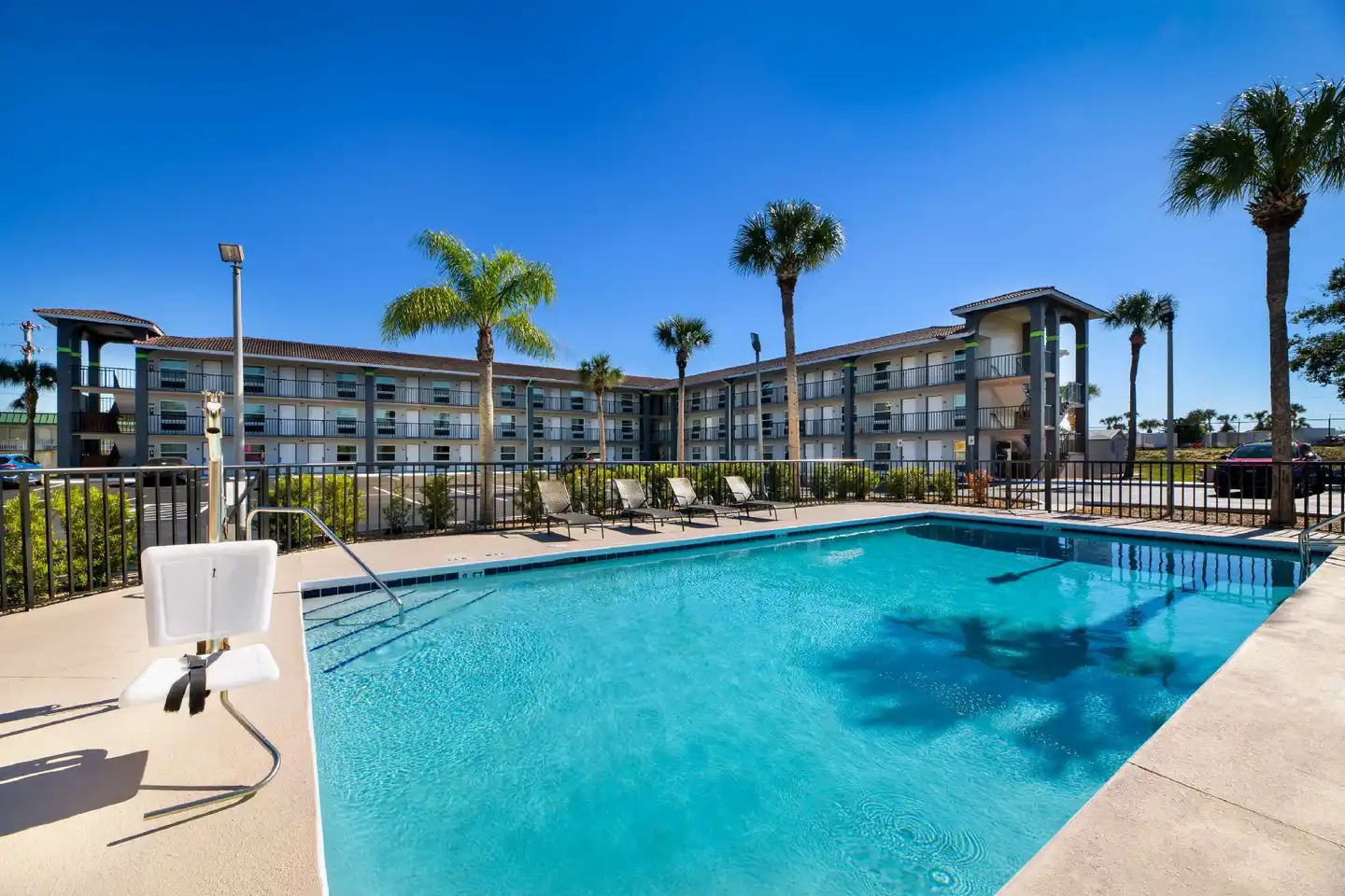 Days Inn Clermont Theme Park West Pool