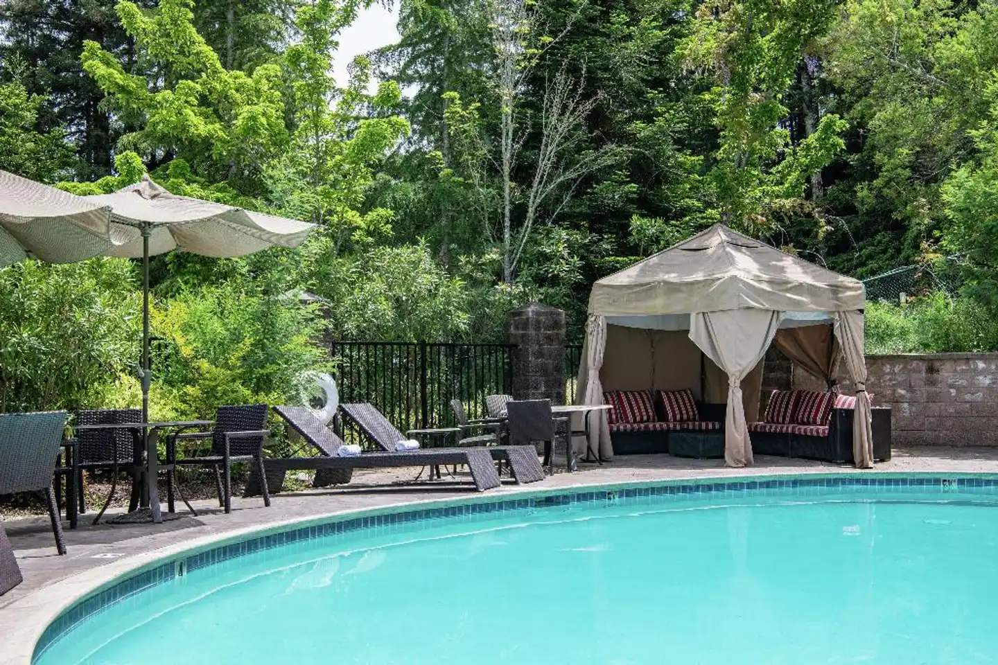 Hilton Santa Cruz/Scotts Valley Pool