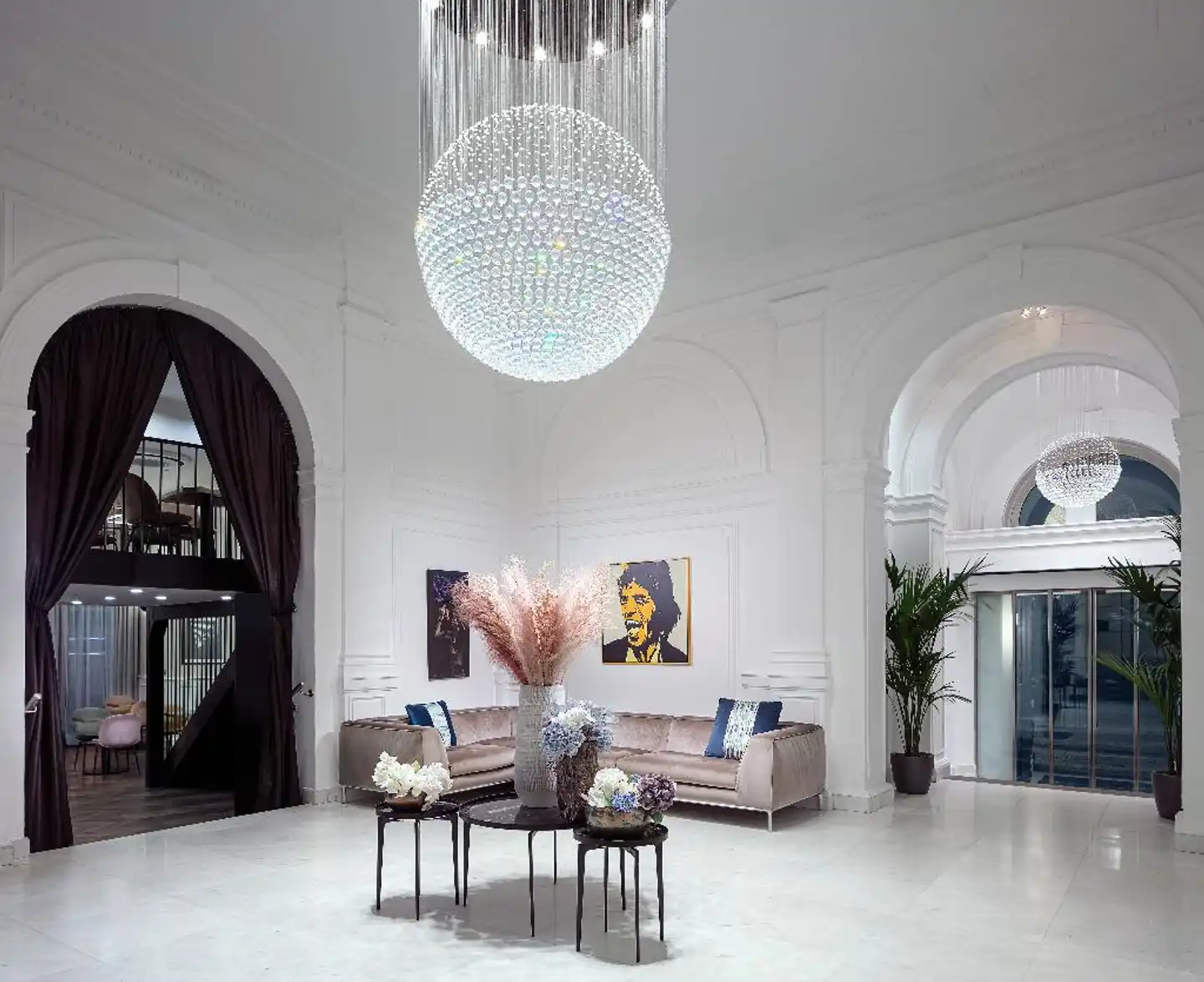 Kings Court Lobby