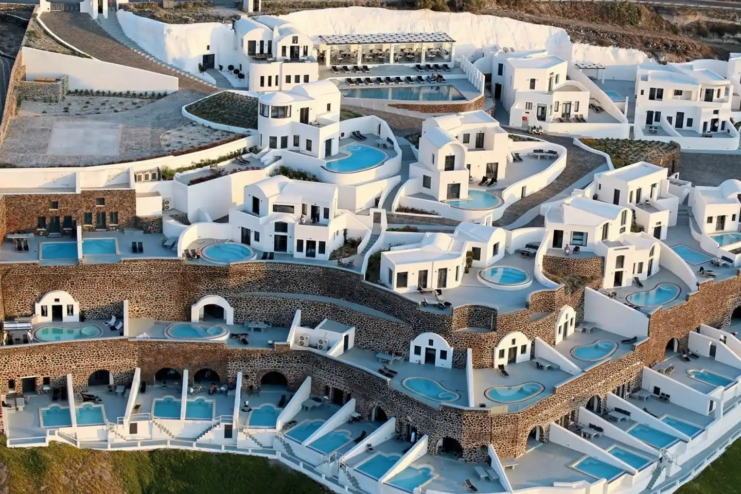 Grand Ambassador Santorini Aussenansicht