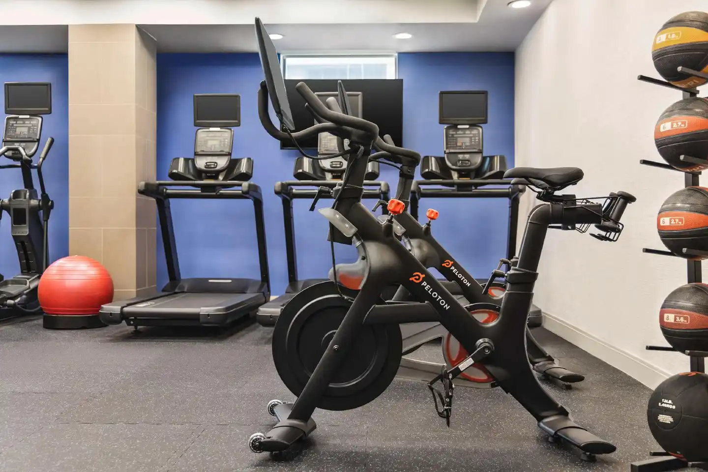 Home2 Suites by Hilton New York Long Island City/ Manhattan View, NY Sport und Entertainment