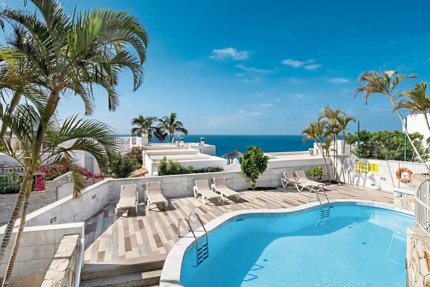 Garden & Sea Boutique Lodging by LIVVO Pool