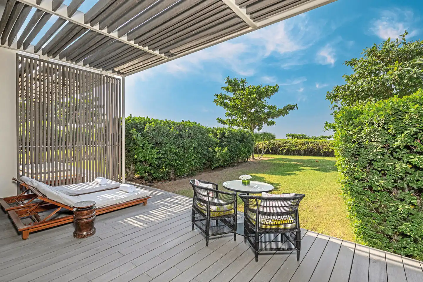 Al Zorah Beach Resort Terrasse