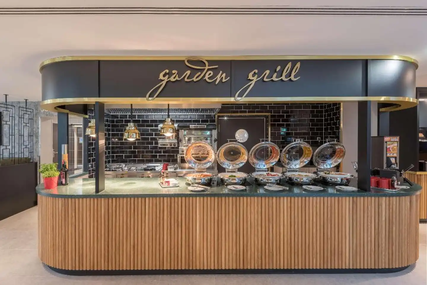 Hilton Garden Inn Frankfurt City Centre Bar