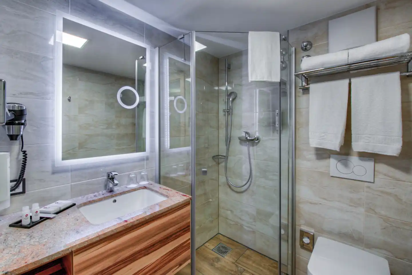 Best Western Plus Hotel Füssen Badezimmer