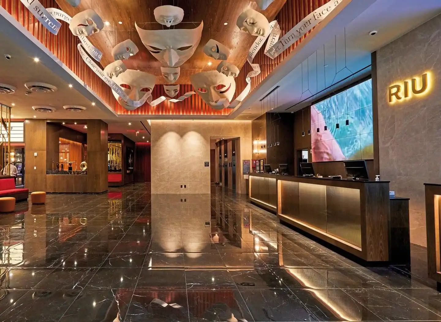 RIU Plaza Manhattan Times Square Lobby