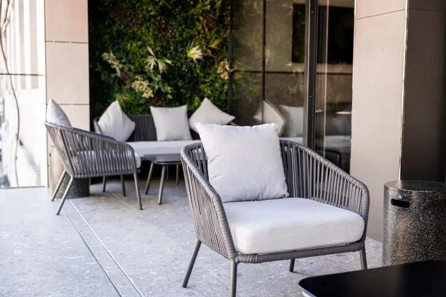 The Londoner Hotel St. Julians Terrasse