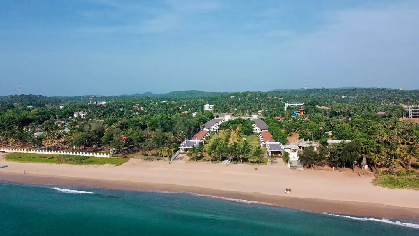 Uppuveli Beach by DSK Landschaft