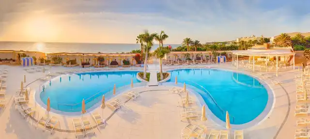 SBH Monica Beach Resort Pool