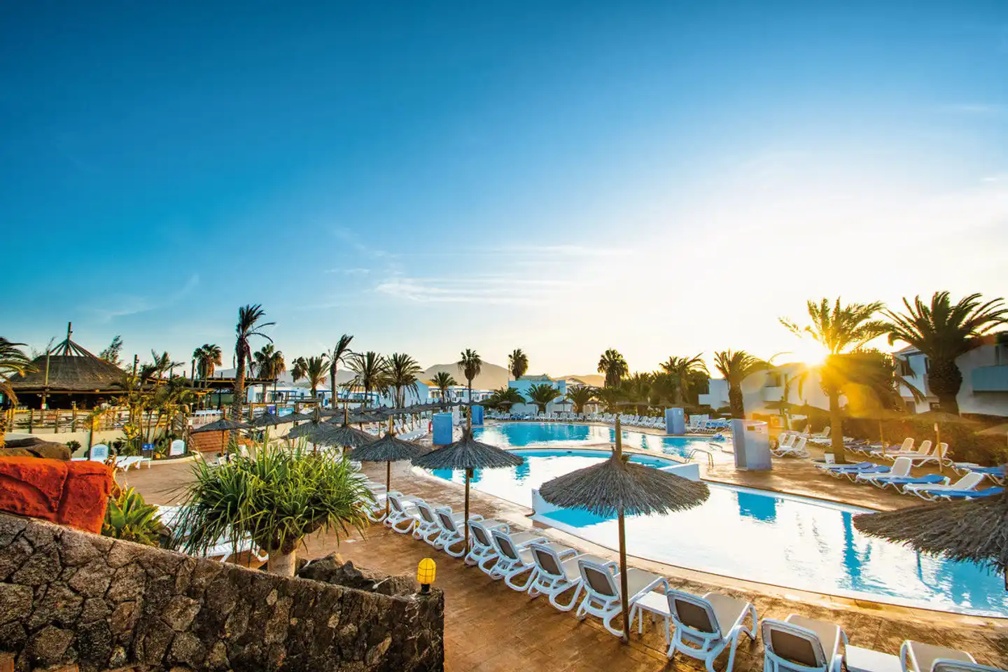 HL Paradise Island Pool