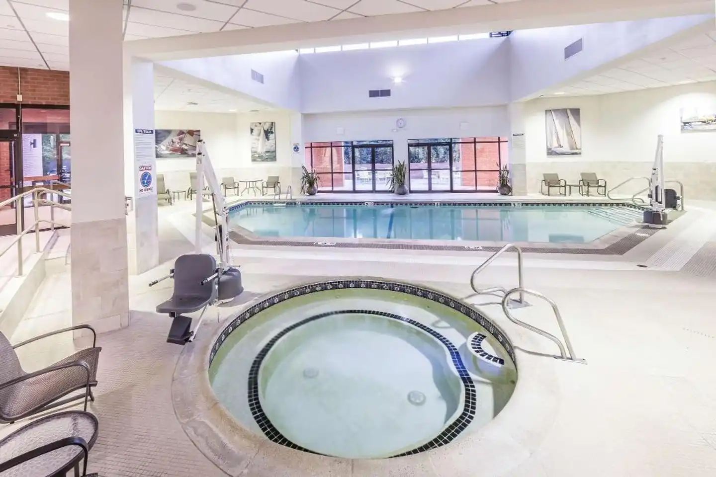 DoubleTree by Hilton Hotel Boston-Andover Hallenbad